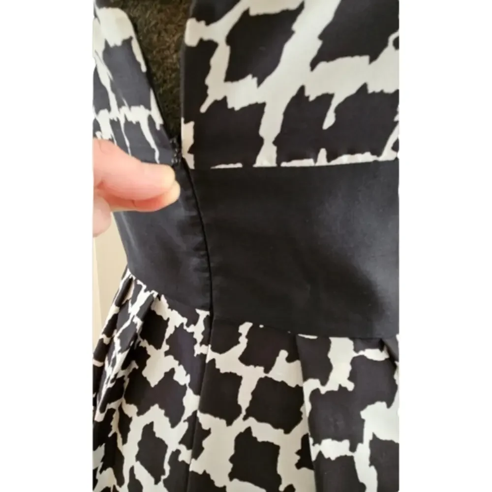 WHITE HOUSE BLACK MARKET 100% Silk Party Cocktail Empire Waist V-Neck Dress-Size